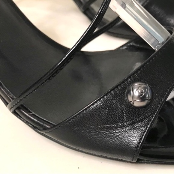 Iconic Chanel CC Quilted Heels - Picture 9 of 9